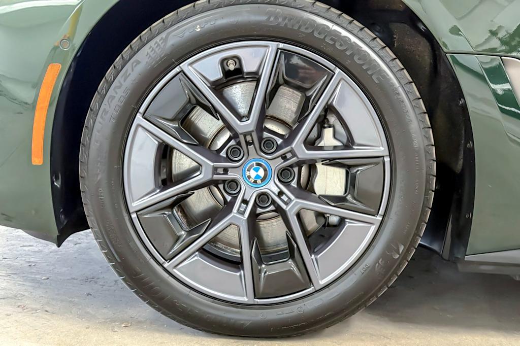 Thumbnail: 2023 BMW i4 - 8