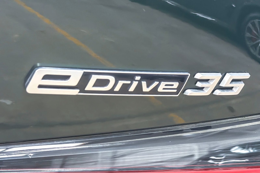 Thumbnail: 2023 BMW i4 - 27