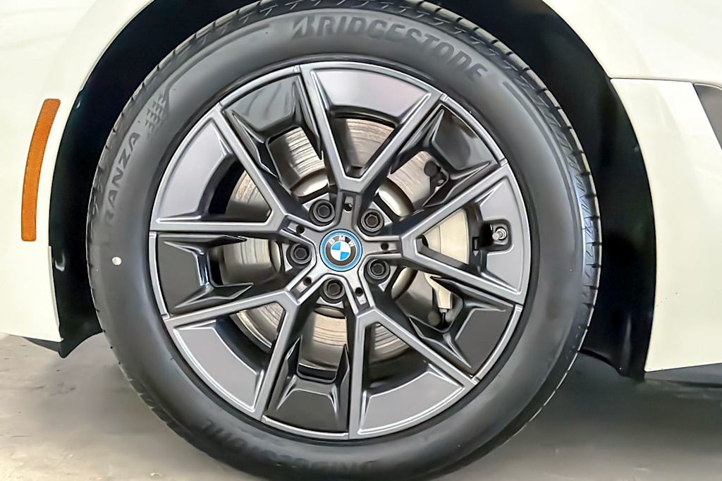 Thumbnail: 2024 BMW i4 - 8