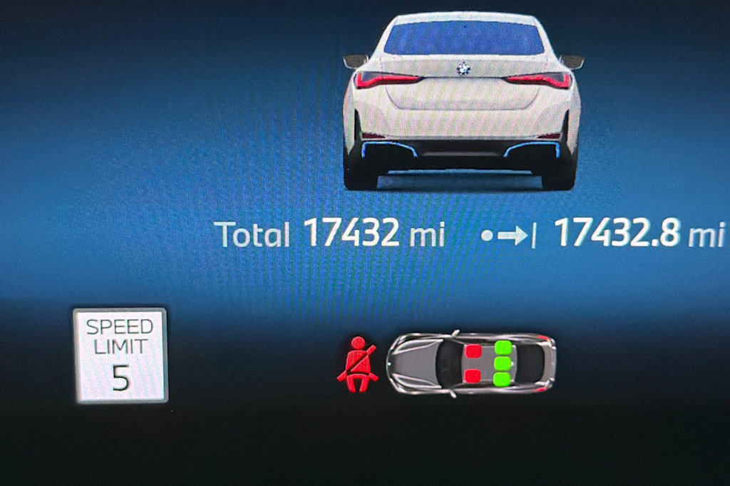 Thumbnail: 2024 BMW i4 - 27
