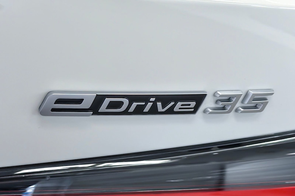 Thumbnail: 2024 BMW i4 - 28