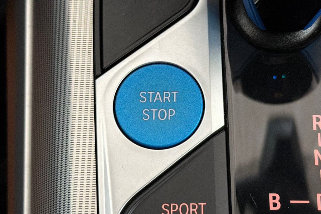 Thumbnail: 2023 BMW i4 - 25