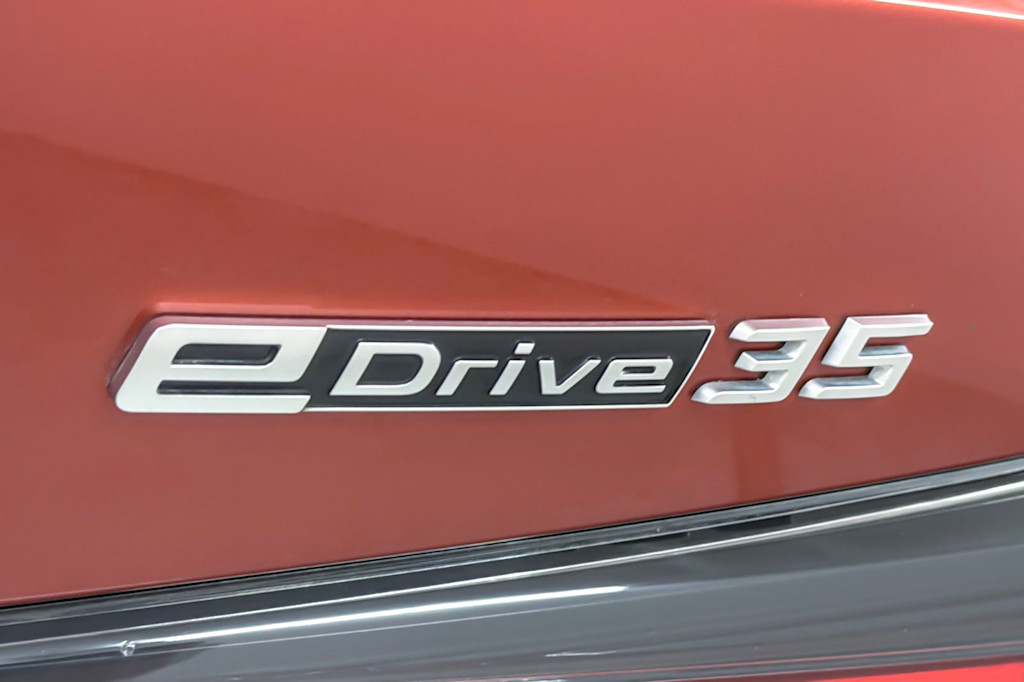 Thumbnail: 2023 BMW i4 - 7