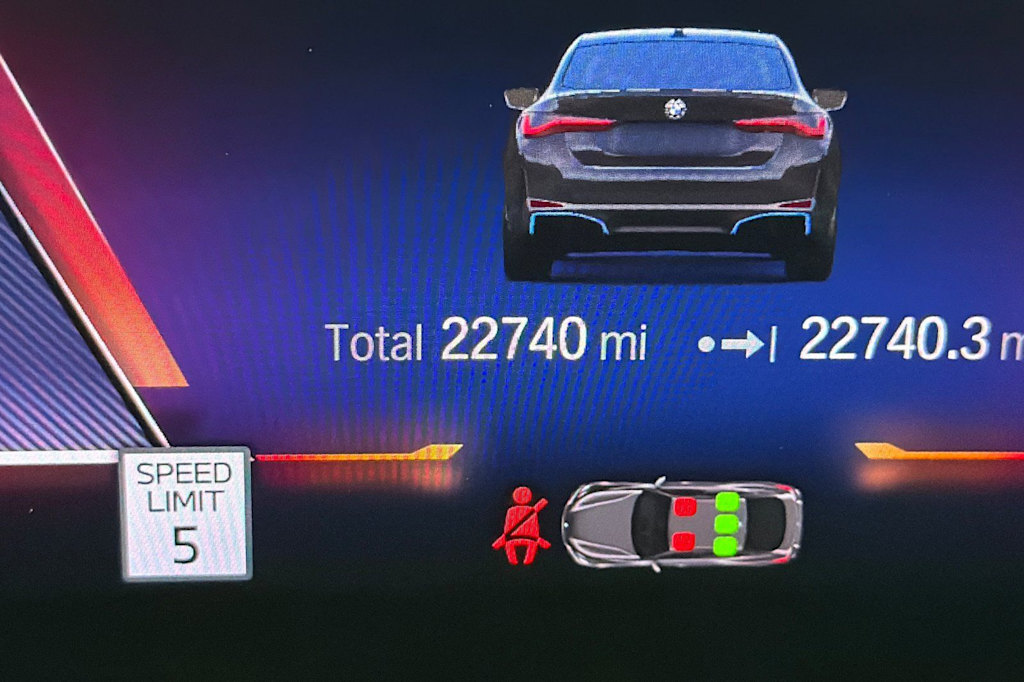 Thumbnail: 2023 BMW i4 - 27
