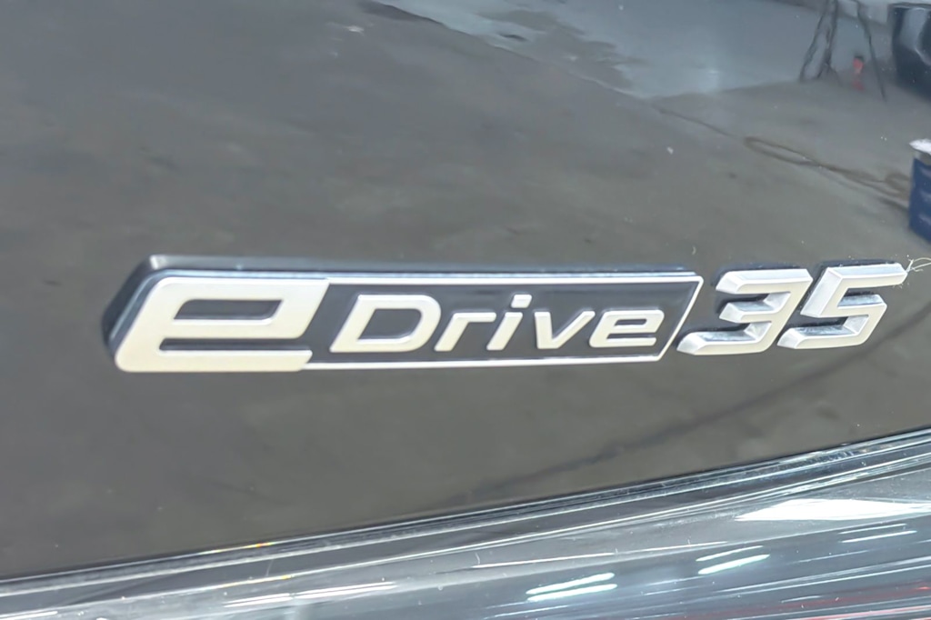Thumbnail: 2023 BMW i4 - 7