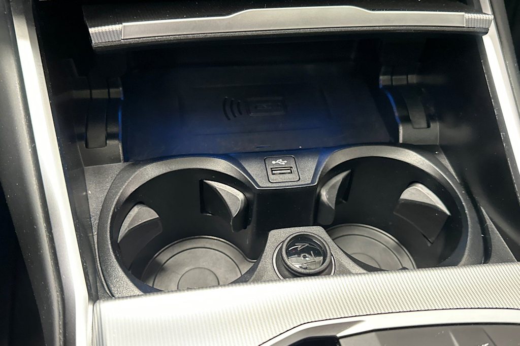 Thumbnail: 2023 BMW i4 - 30