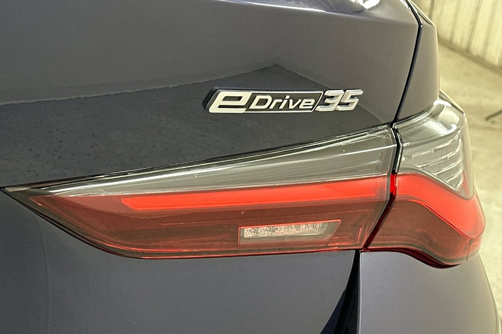 2023 BMW i4 eDrive35 7