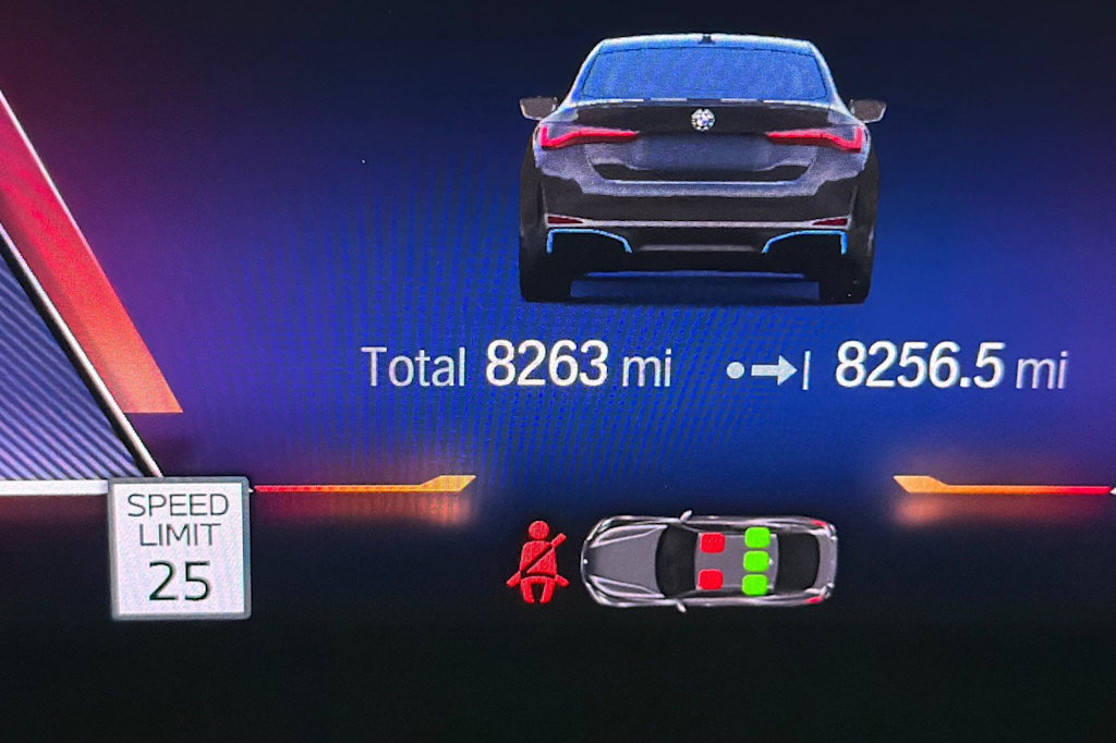 Thumbnail: 2023 BMW i4 - 27