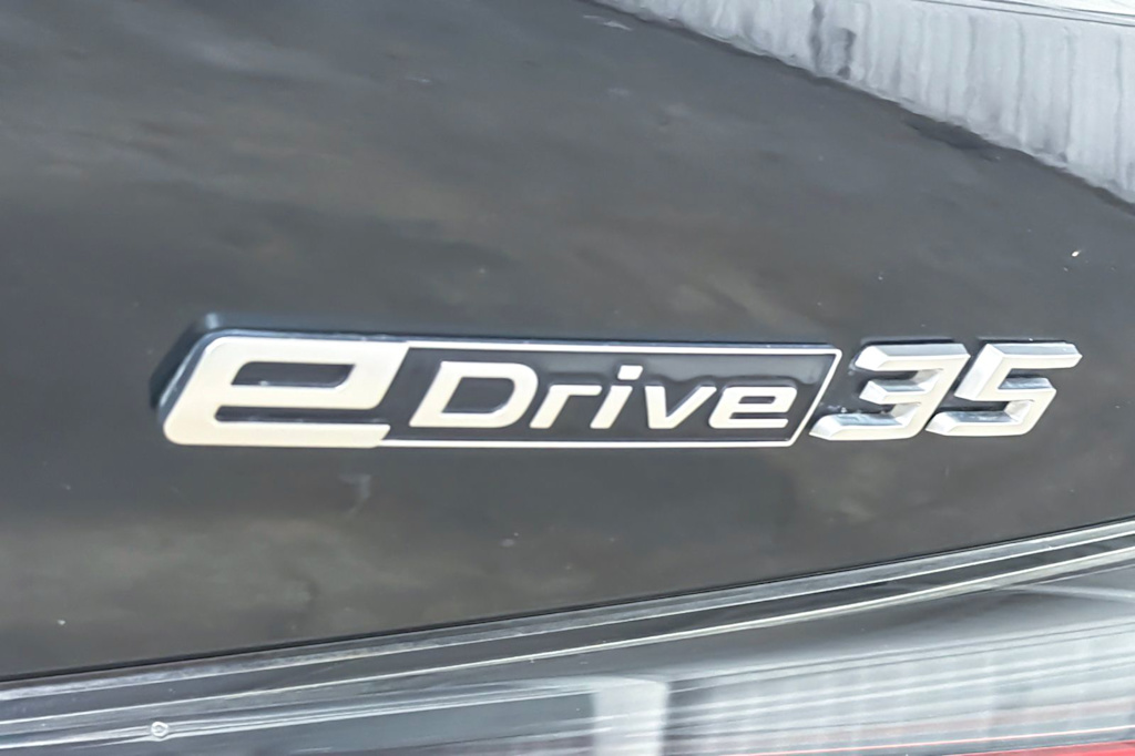 Thumbnail: 2023 BMW i4 - 7
