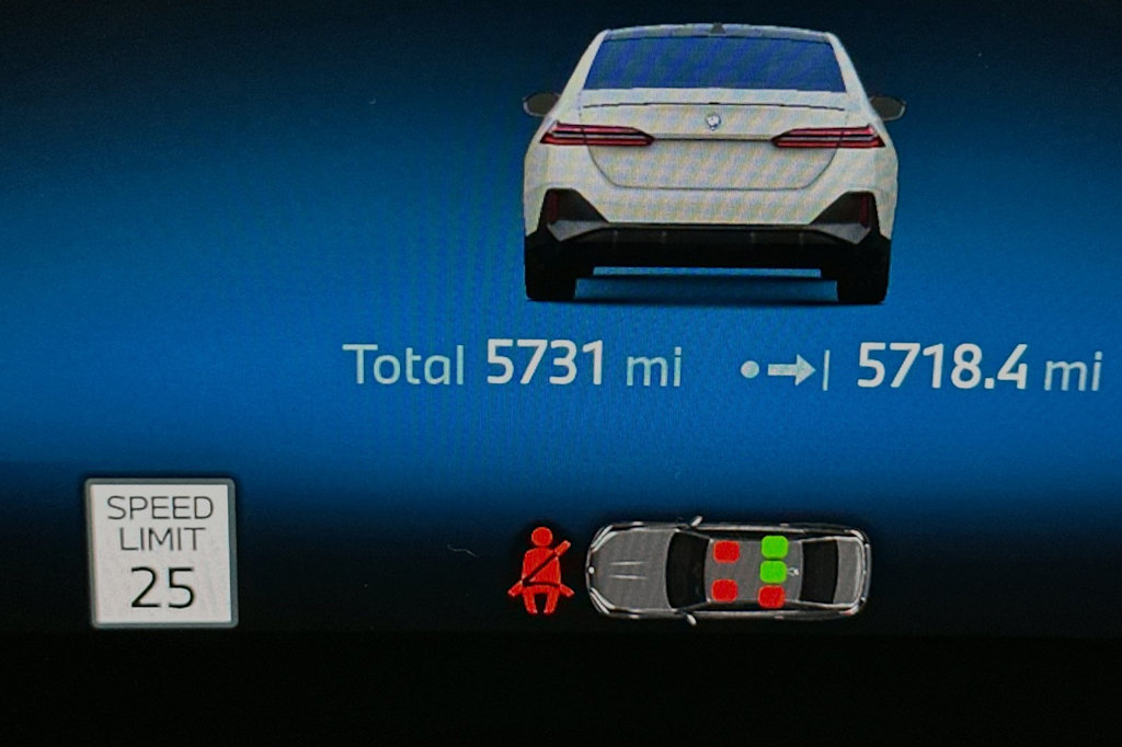 2024 BMW i5 M60 16