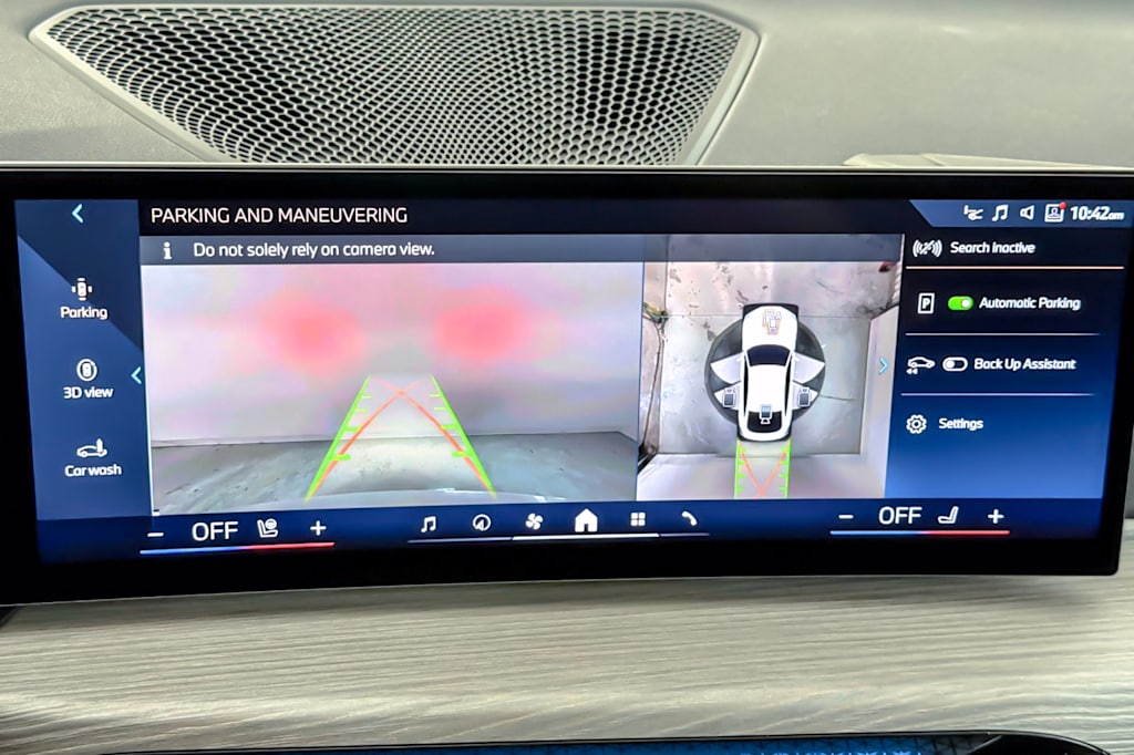 Thumbnail: 2025 BMW i4 - 25