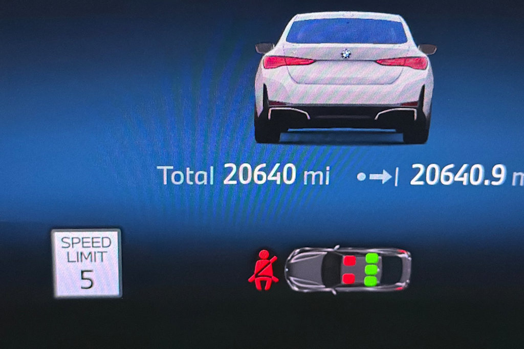 Thumbnail: 2025 BMW i4 - 16