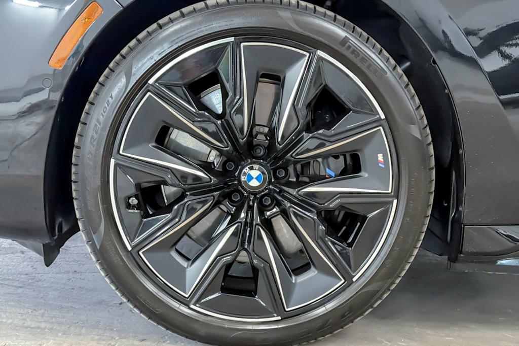 Thumbnail: 2025 BMW i7 - 8