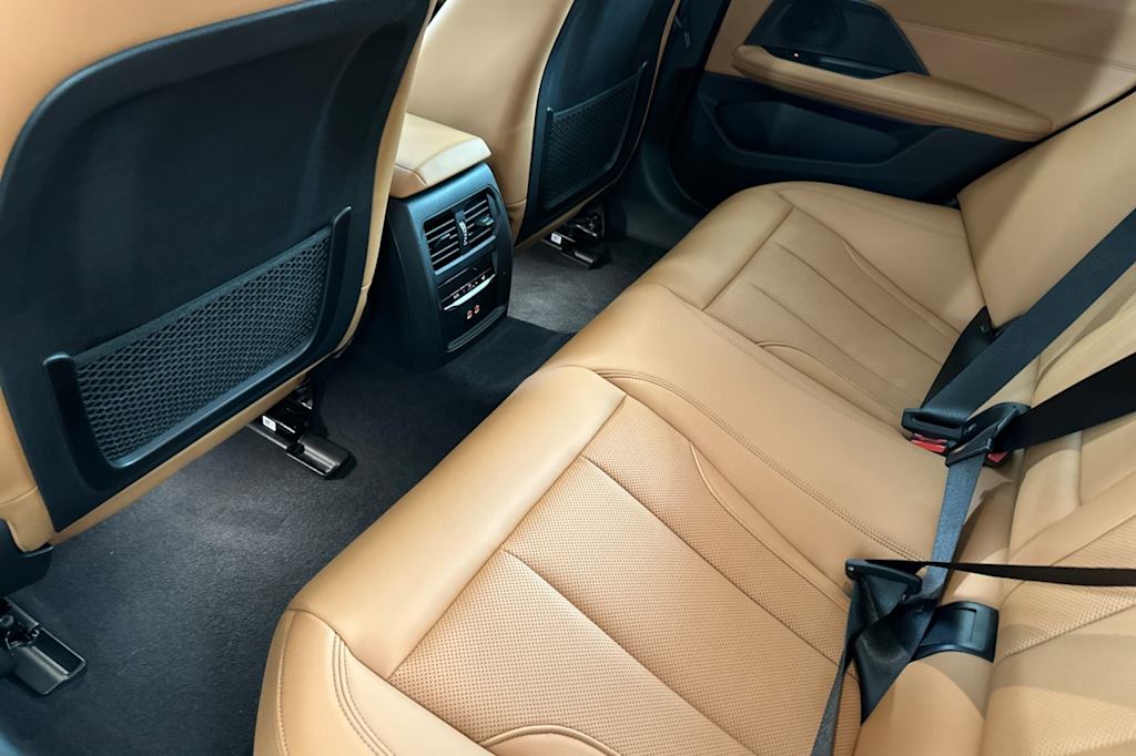 2022 BMW i4 eDrive40 9