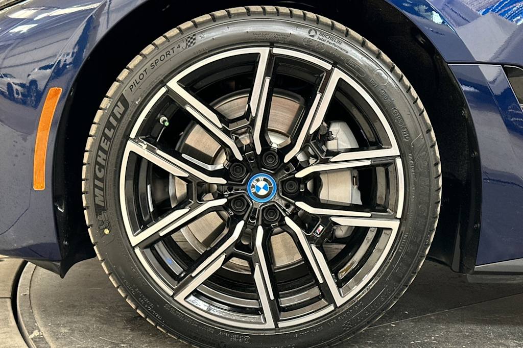 2022 BMW i4 eDrive40 7