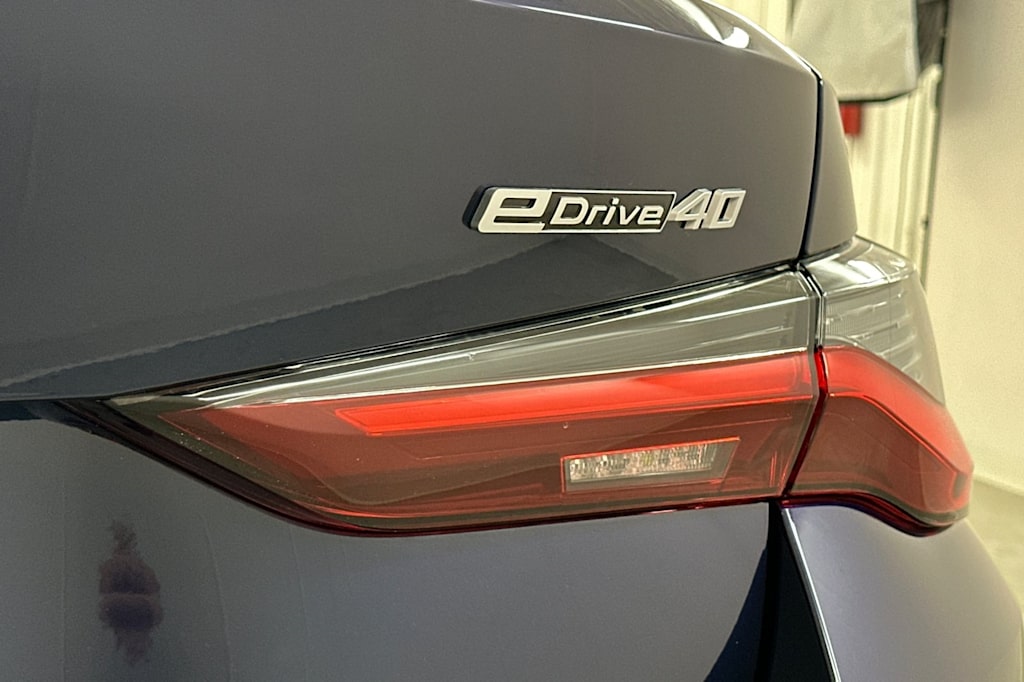 2022 BMW i4 eDrive40 27