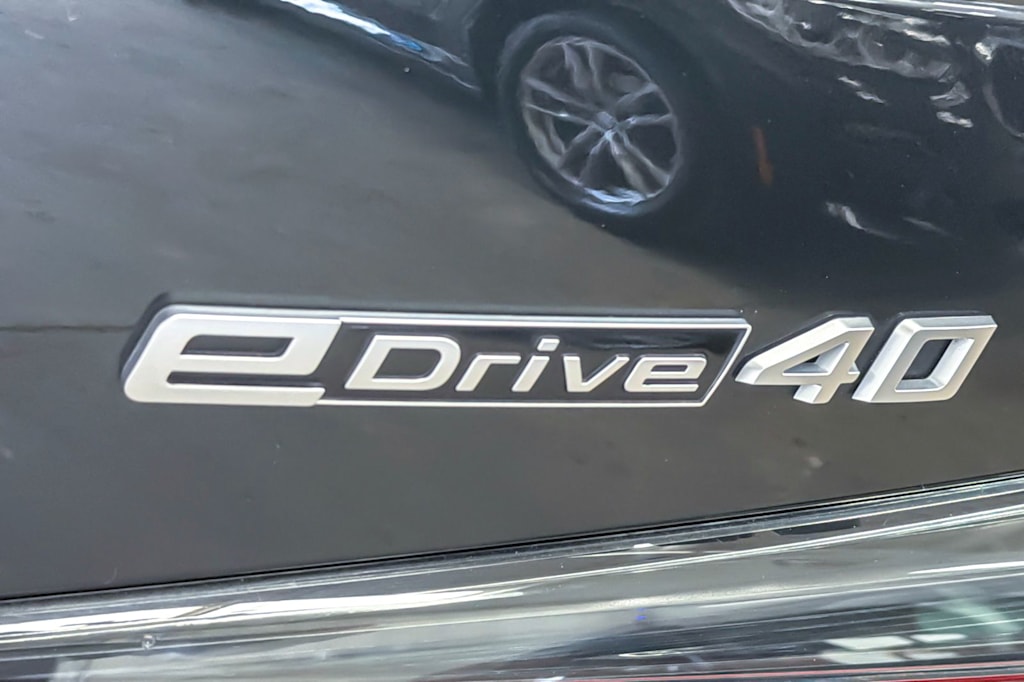 Thumbnail: 2023 BMW i4 - 7