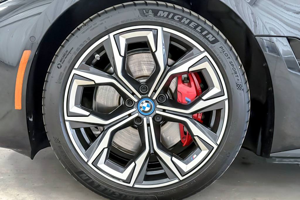 Thumbnail: 2023 BMW i4 - 8