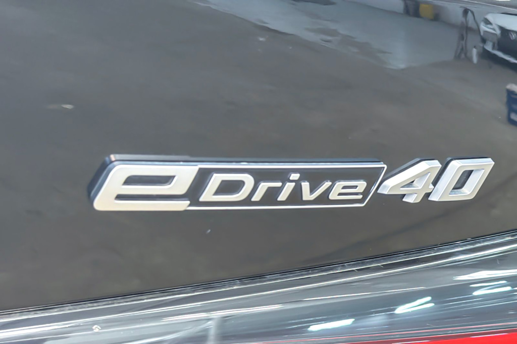 Thumbnail: 2023 BMW i4 - 7