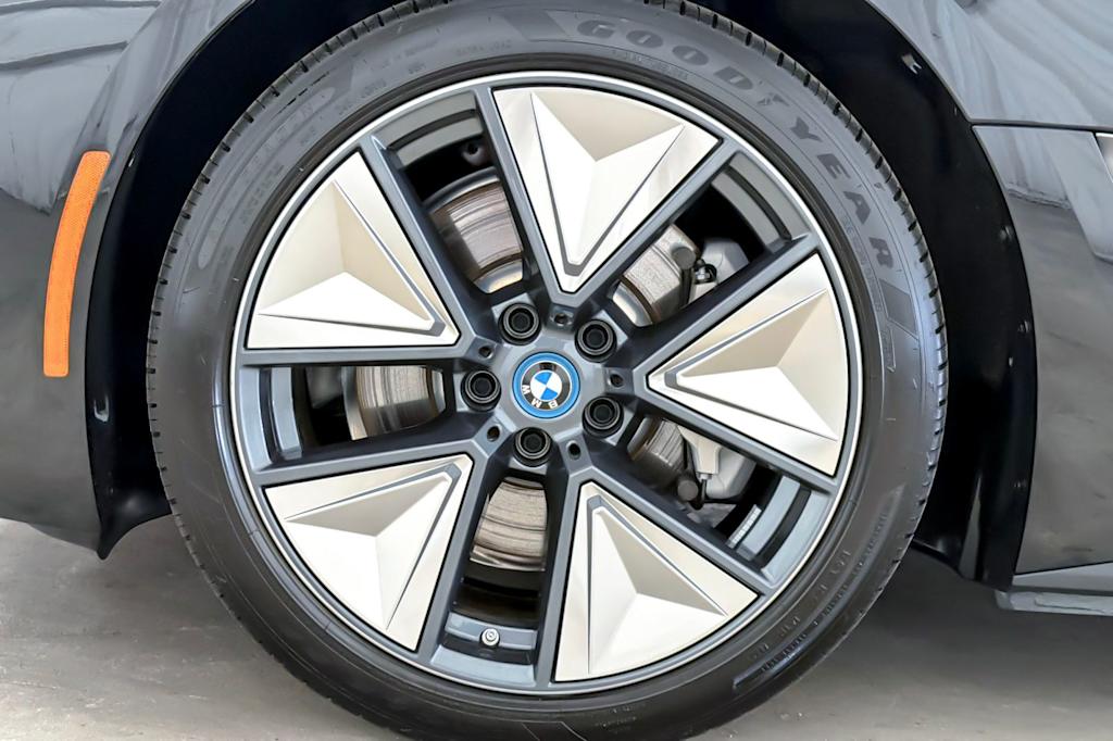 Thumbnail: 2023 BMW i4 - 8
