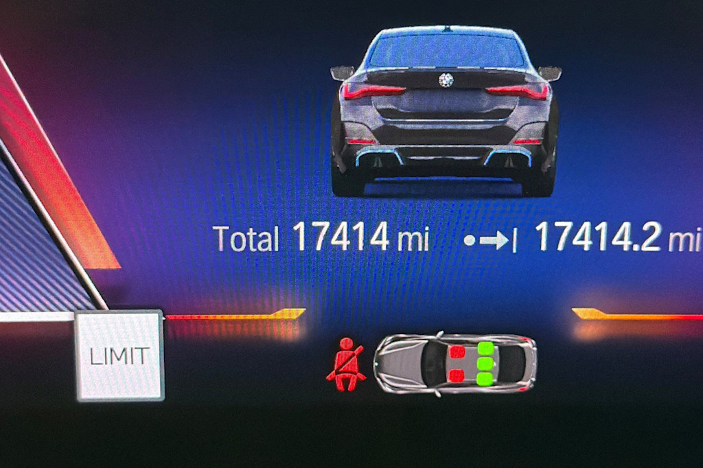 Thumbnail: 2023 BMW i4 - 26