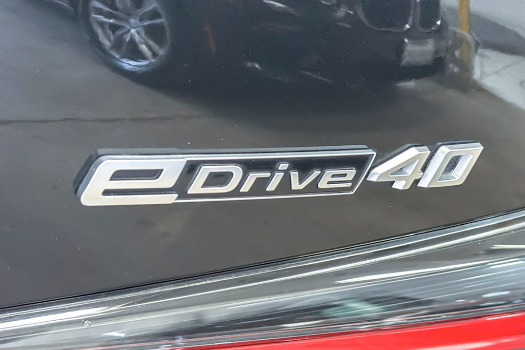 Thumbnail: 2023 BMW i4 - 27