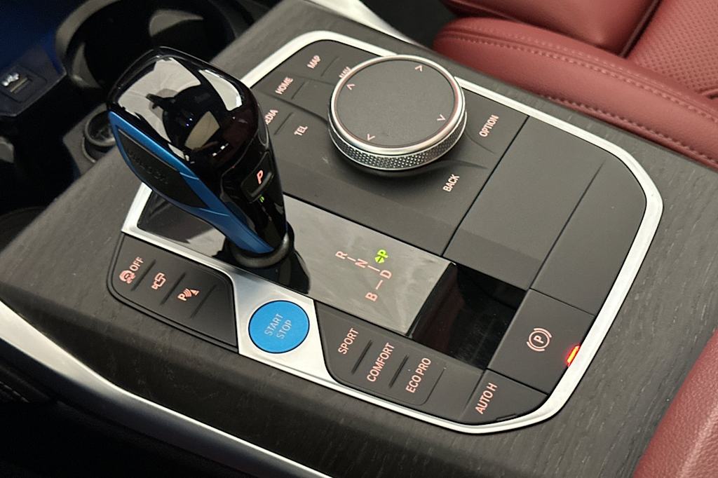 Thumbnail: 2022 BMW i4 - 13
