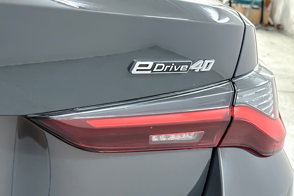 Thumbnail: 2022 BMW i4 - 26