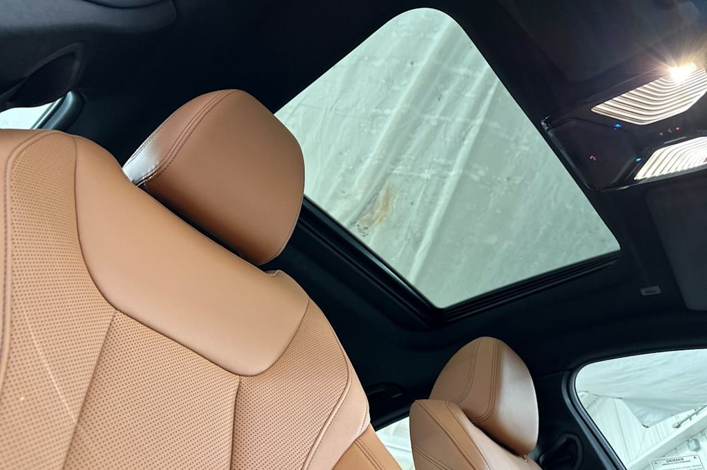 Thumbnail: 2023 BMW i4 - 21