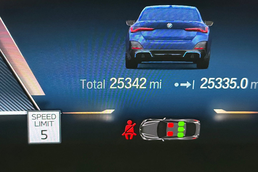 Thumbnail: 2023 BMW i4 - 28
