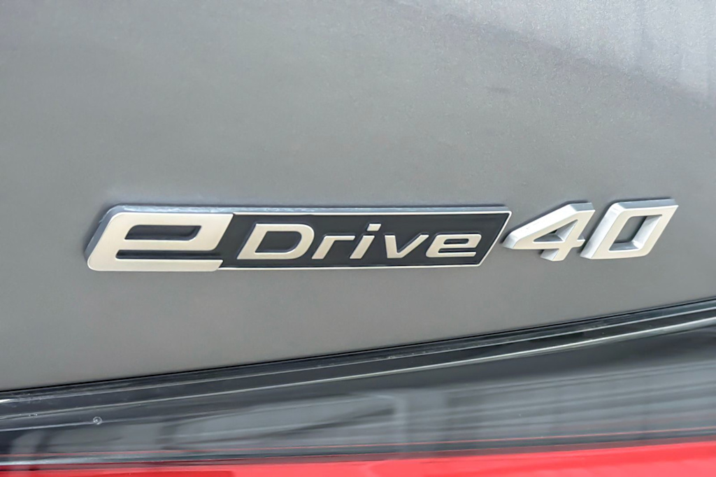 Thumbnail: 2023 BMW i4 - 7