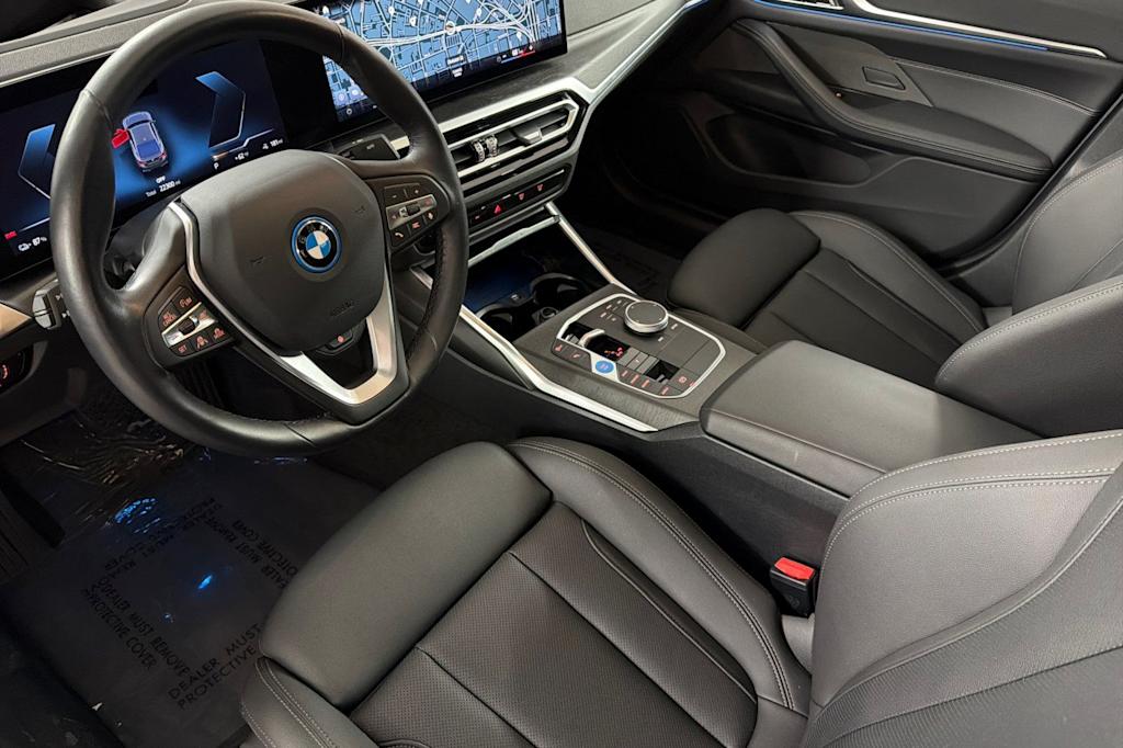 Thumbnail: 2023 BMW i4 - 9