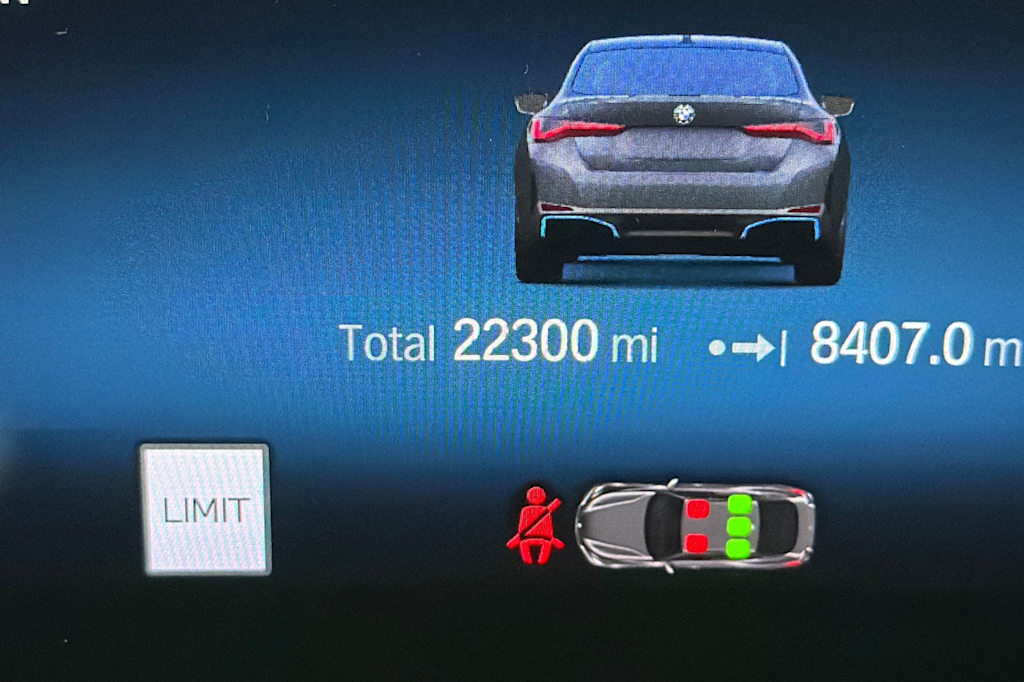 Thumbnail: 2023 BMW i4 - 16