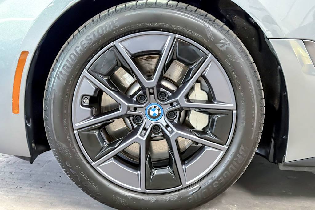 Thumbnail: 2023 BMW i4 - 8