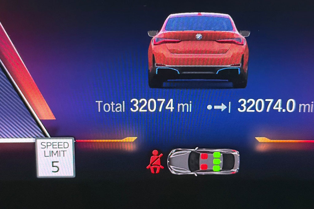 Thumbnail: 2023 BMW i4 - 27