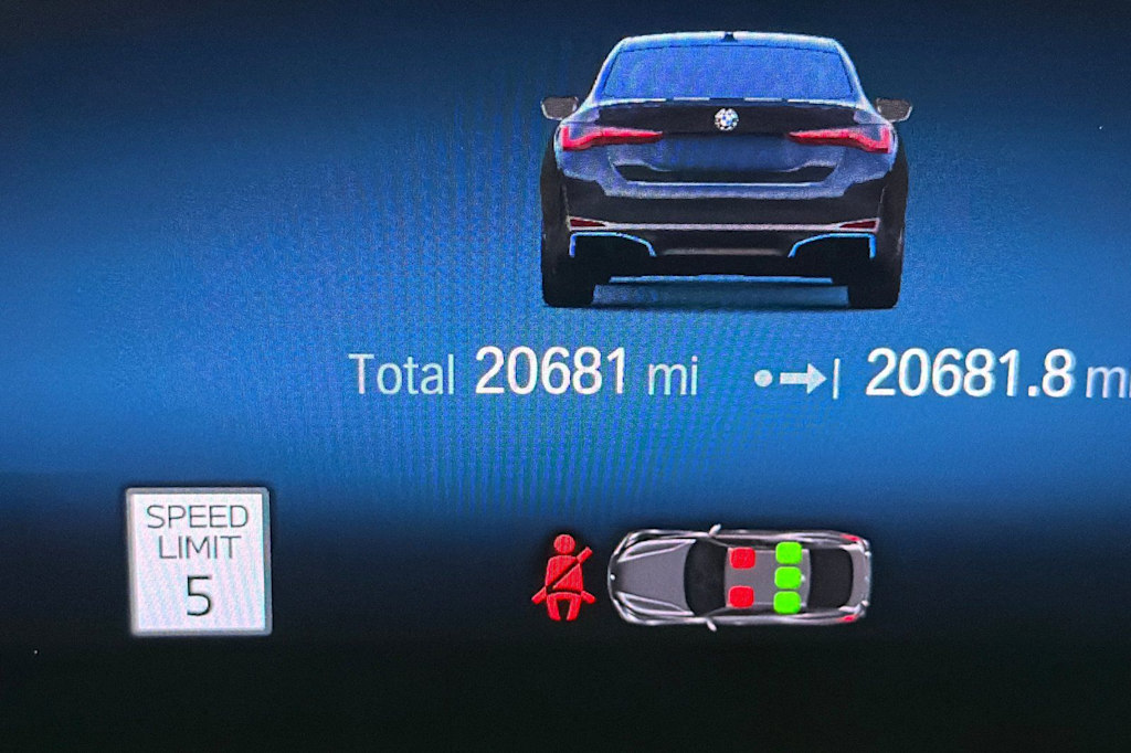 Thumbnail: 2023 BMW i4 - 16