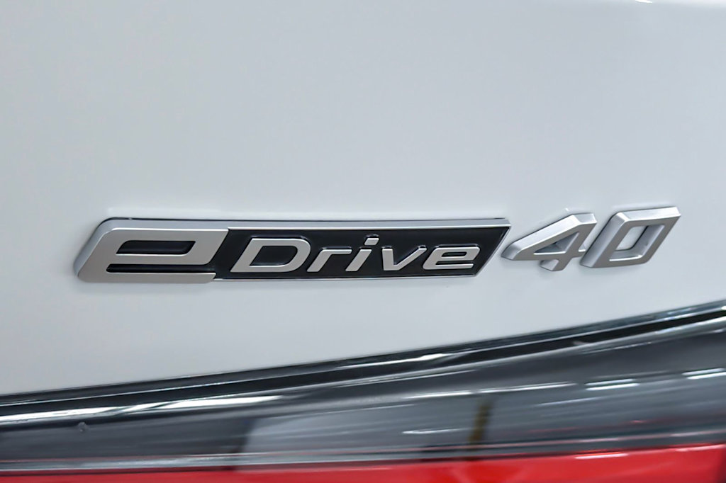 Thumbnail: 2024 BMW i4 - 28