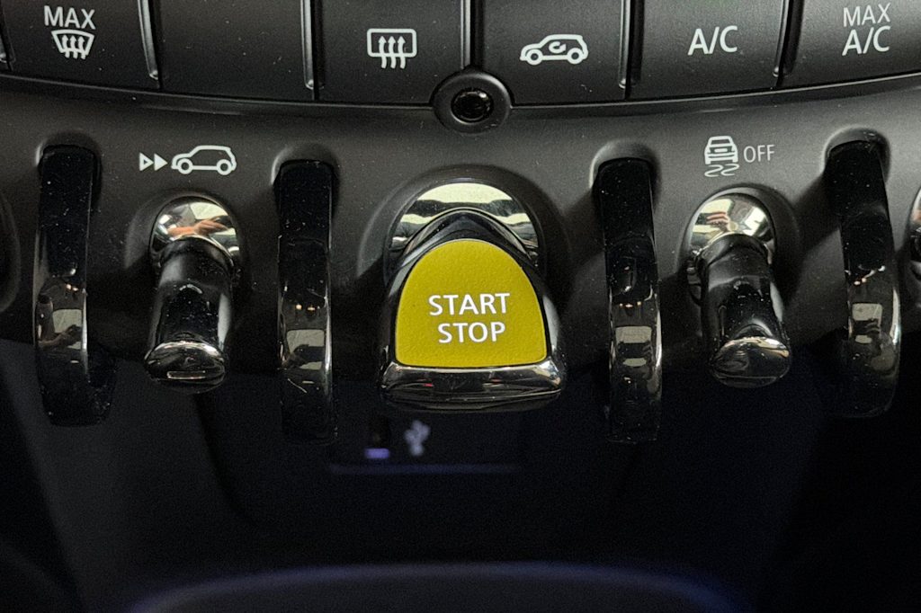 Thumbnail: 2023 MINI Cooper - 9