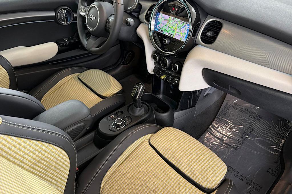 Thumbnail: 2023 MINI Cooper - 12