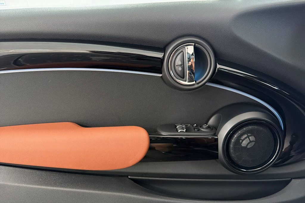 Thumbnail: 2023 MINI Cooper - 21