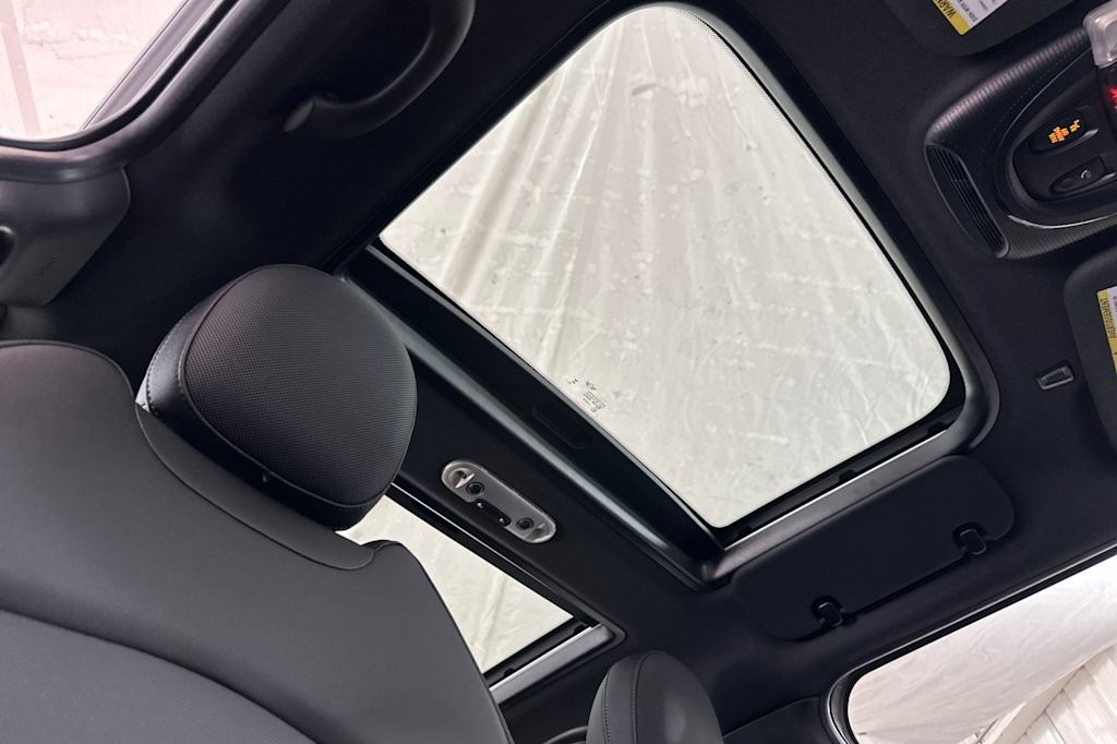 Thumbnail: 2023 MINI Cooper - 24