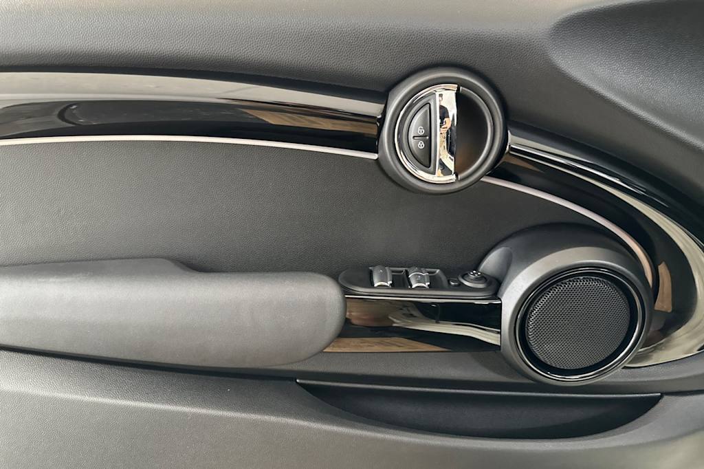 Thumbnail: 2022 MINI Cooper - 21