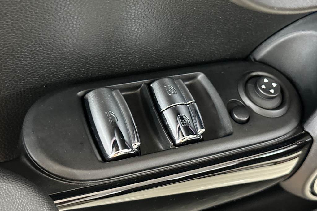 Thumbnail: 2022 MINI Cooper - 22