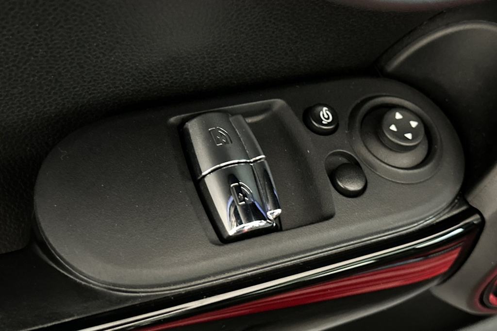 Thumbnail: 2023 MINI Cooper - 22