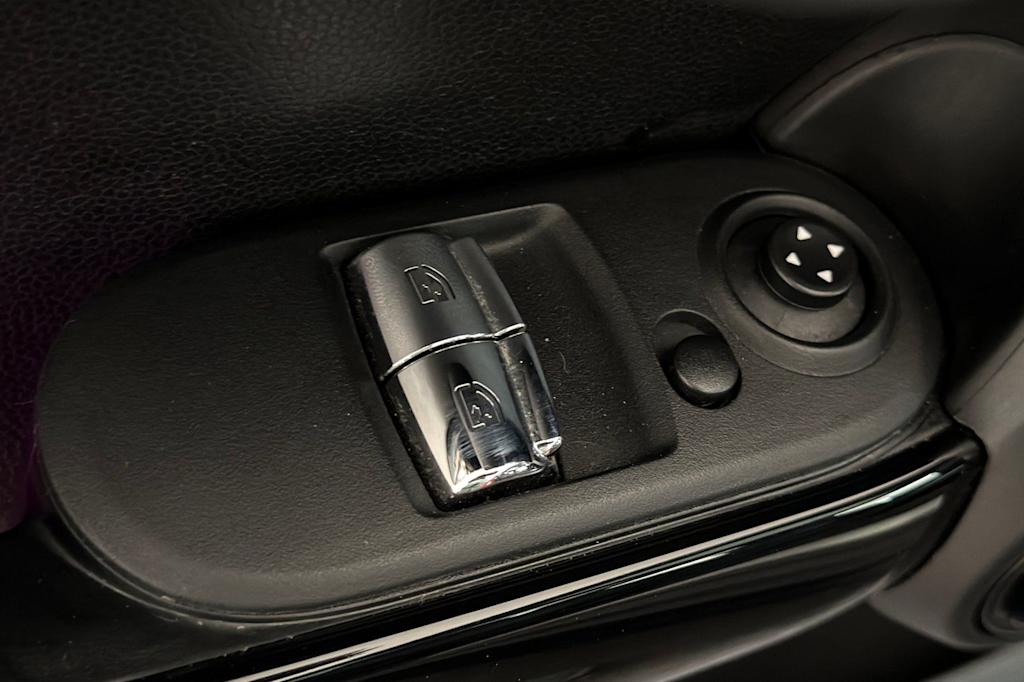 Thumbnail: 2019 MINI Cooper - 13