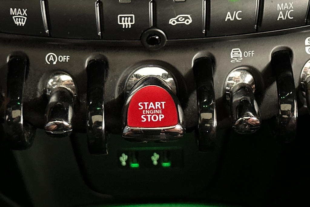 Thumbnail: 2020 MINI Cooper - 25