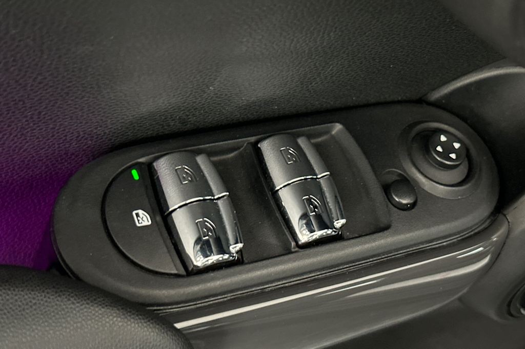 Thumbnail: 2021 MINI Cooper - 24