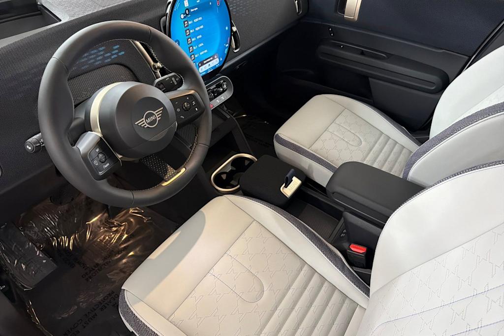 Thumbnail: 2027 MINI Cooper Countryman - 9