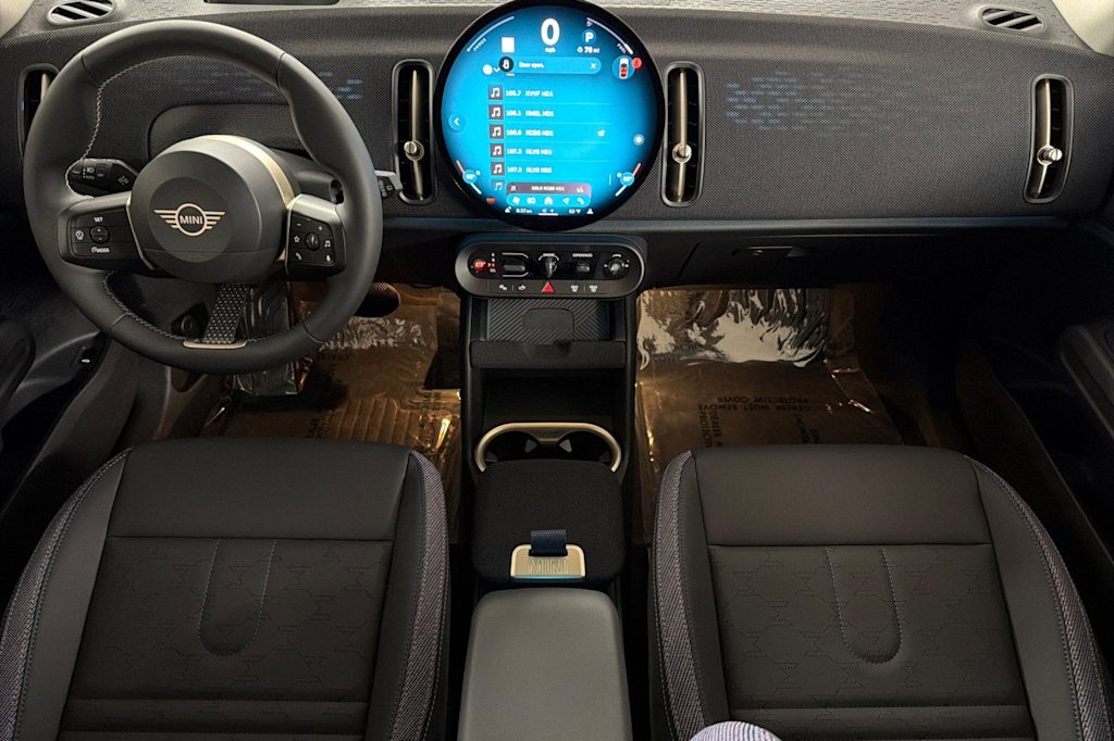 Thumbnail: 2027 MINI Cooper Countryman - 2