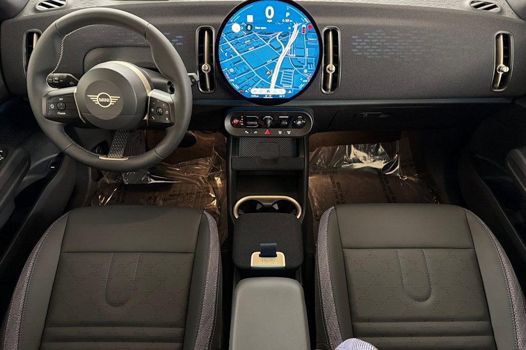 Thumbnail: 2027 MINI Cooper Countryman - 2